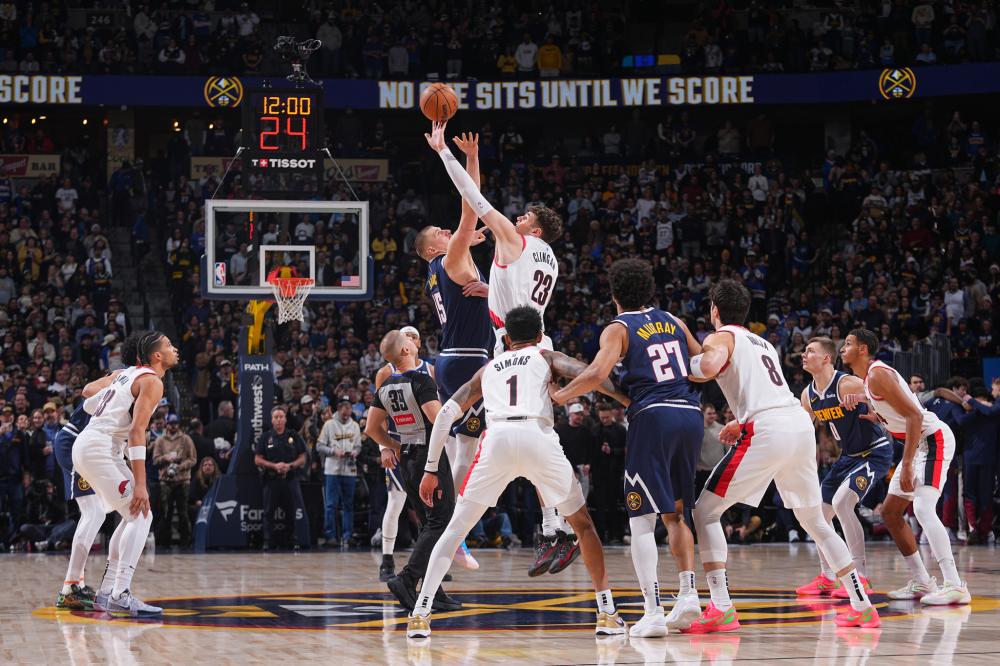 被警方拘捕 被警方拘捕